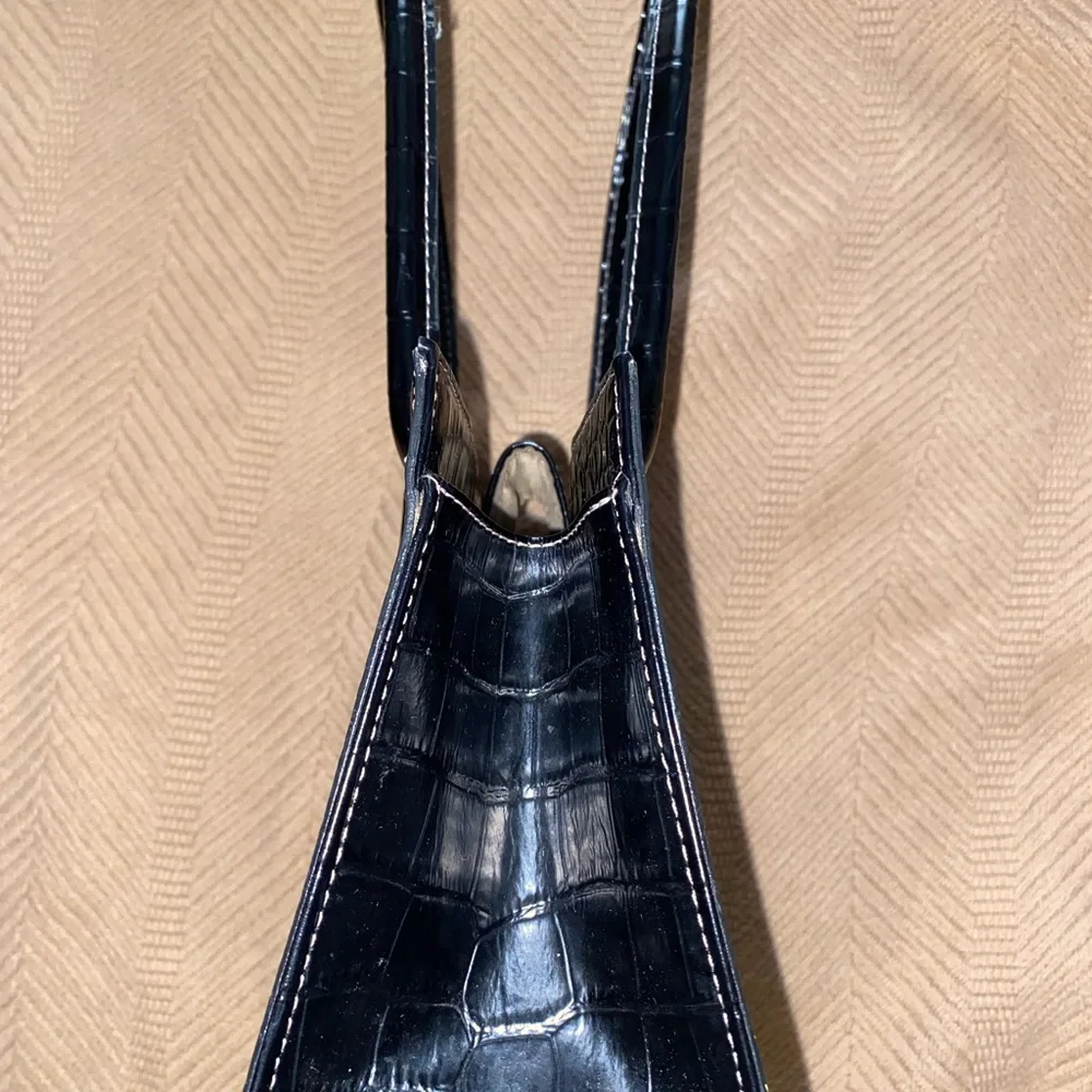Liz Claiborne Cute Black Purse - Picture 2 of 5